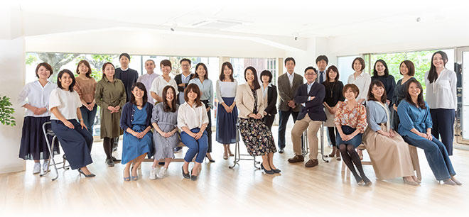 アイランド株式会社　スタッフ一同